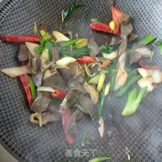 Make "Spring onions fried sheep