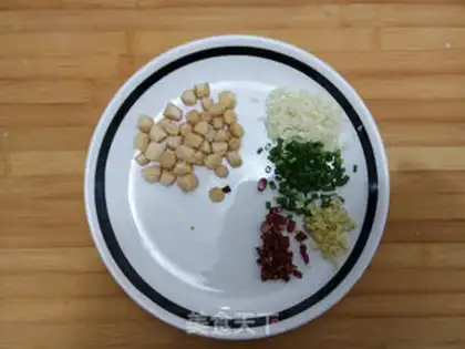 Make Dry-shell evaporated needle mushrooms step 1