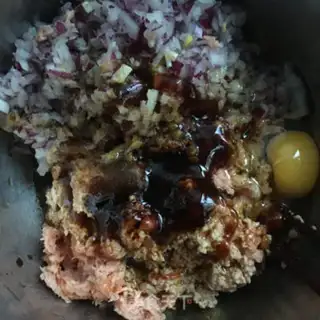 Make Onion beef dumplings step 3