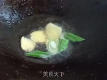 Make Scrambled eggs and cabbage step 2