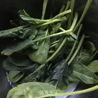 Make Green bean sprouts spinach step 1