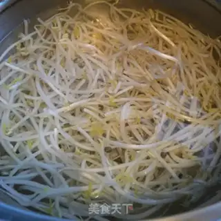 Make Green bean sprouts spinach step 3