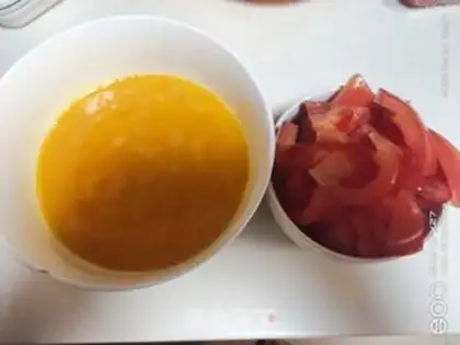 Make Tomato fried eggs step 0