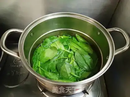 Make Pire oil with spinach bean skin step 5