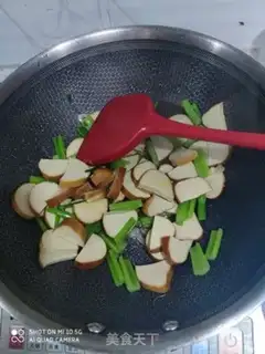 Make Celery fried beans step 4