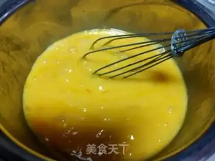 Make Pyramid fried eggs step 2