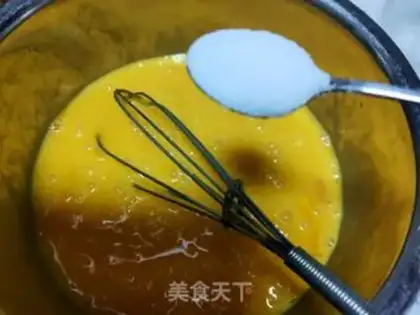 Make Pyramid fried eggs step 3