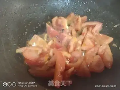 Make Tomato fried eggs step 4