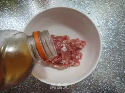 Make And the night rose and made meat step 1