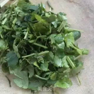 Make Sour eggs and spinach noodles step 1