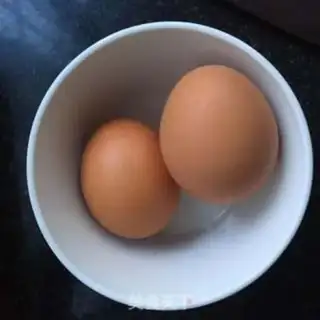 Make Sour eggs and spinach noodles step 2