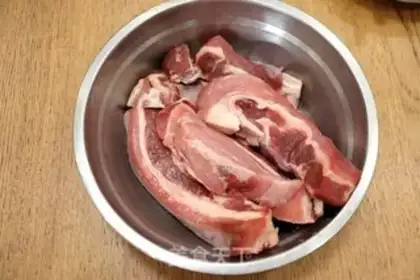 Make Red beef noodles step 0