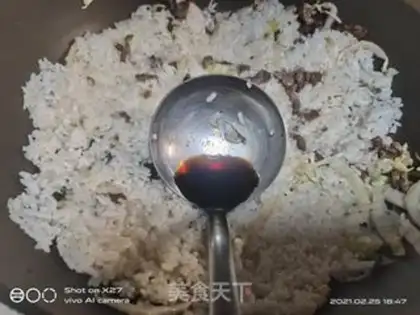 Make Onion beef fried rice step 5