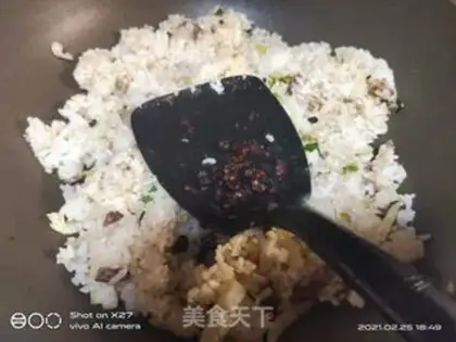 Make Onion beef fried rice step 6
