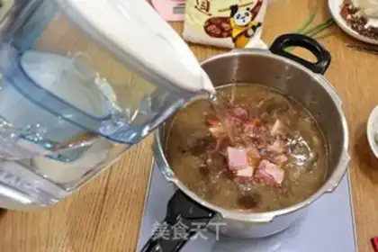 Make Red beef noodles step 4