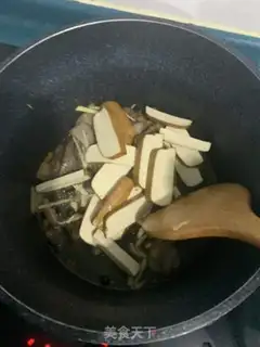 Make Garlic soy sauce step 1