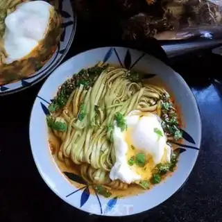 Make Sour eggs and spinach noodles step 9