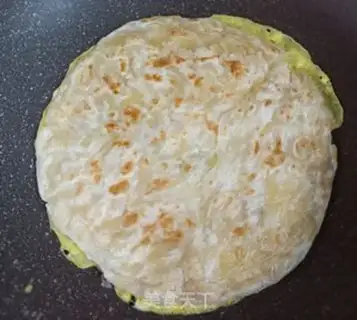 Make An egg cake with an onion step 4