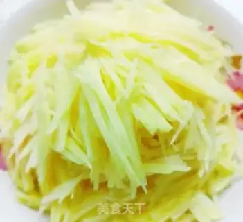 Make Spicy potatoes step 1
