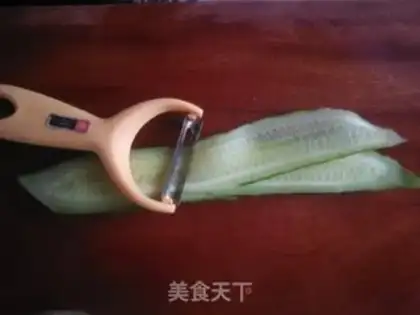 Make Cucumber roll step 1