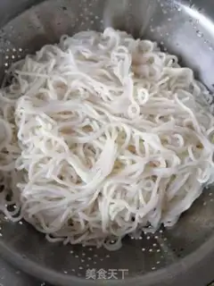 Make Breakfast beefball soup step 1