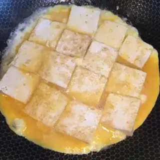 Make Garlic eggs and tofu step 6