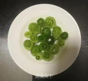 Make Cucumber roll step 4