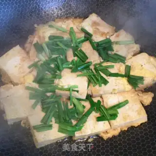 Make Garlic eggs and tofu step 8