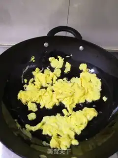 Make Tomato fried eggs step 4