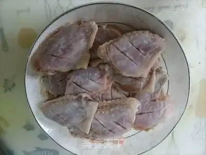 Make Beer with chicken wings step 0