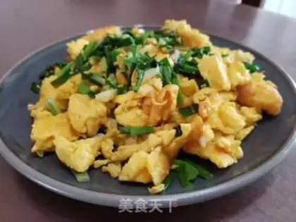 Make Onion fried goose eggs step 5