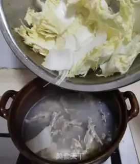 Make Shrimpball, yellow-heart chicken soup step 5