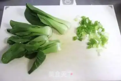 Make Eggs and soy noodles step 1
