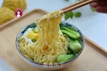 Make Eggs and soy noodles step 6