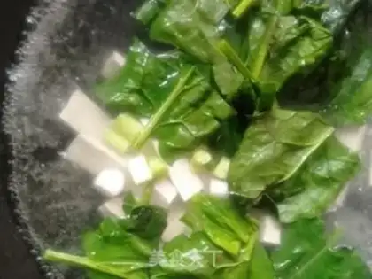 Make Spinach tofu soup step 2
