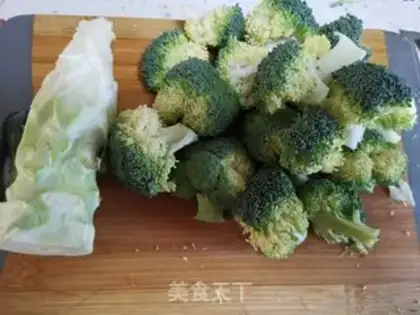 Make The broccoli has a tree step 3