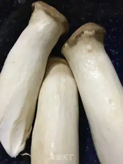 Make Fried almond mushrooms step 0