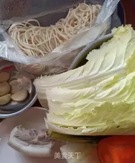 Make Carrot gravy noodles step 0