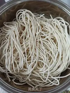 Make Carrot gravy noodles step 2