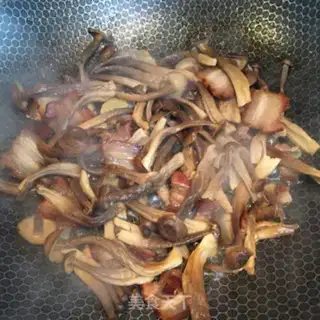 Make Scrambled veggie mushrooms step 4