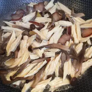 Make Scrambled veggie mushrooms step 5