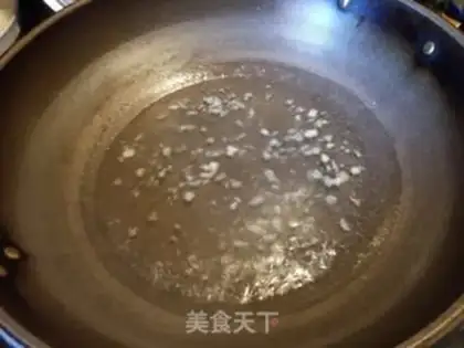 Make Garlic gravy step 4