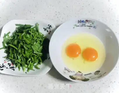 Make Scrambled eggs step 1