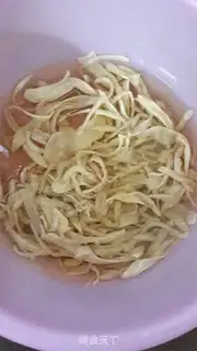 Make Cracker and fried meat step 0