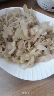 Make Cracker and fried meat step 1