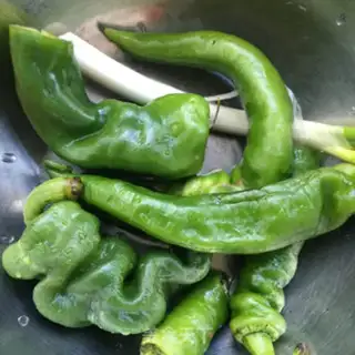 Make Two peppers and five sausages step 1