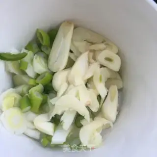 Make Two peppers and five sausages step 4