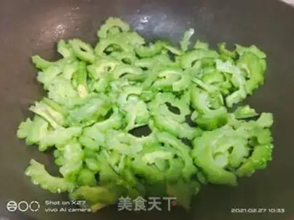 Make Eggs and guacamole step 3