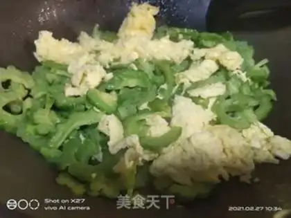 Make Eggs and guacamole step 4