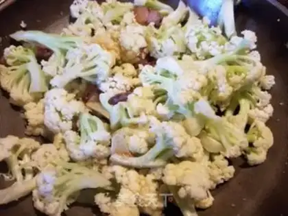 Make Garlic pastries step 7